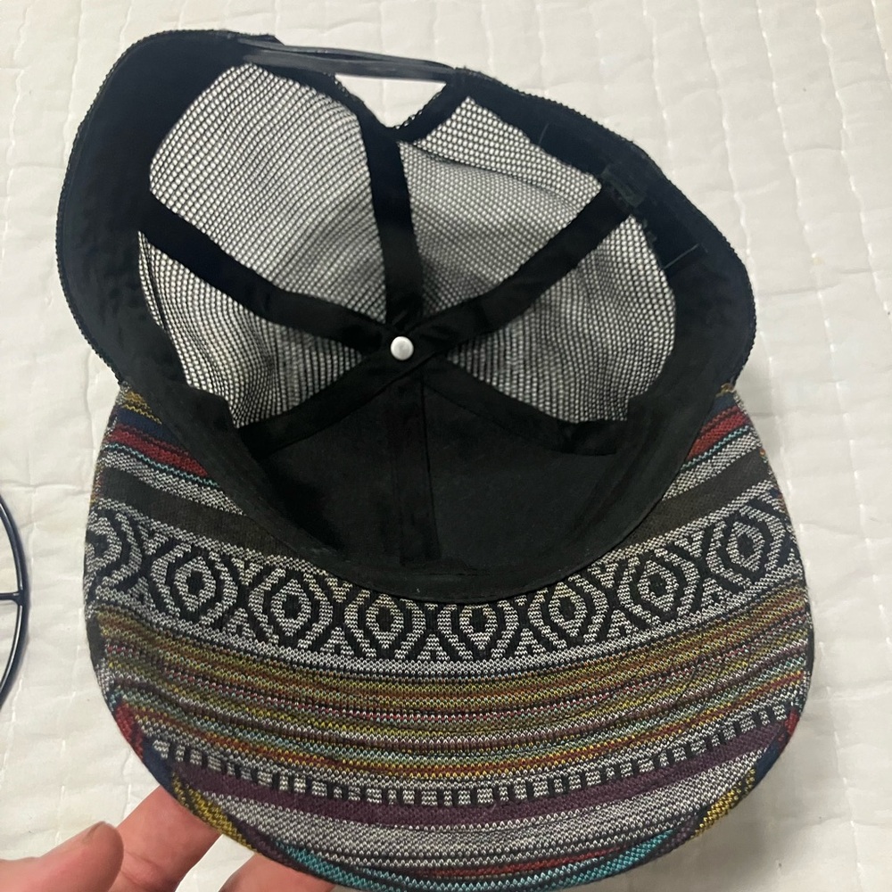 Beautiful Giant Multicolor Patterned Hat - Picture 4 of 6